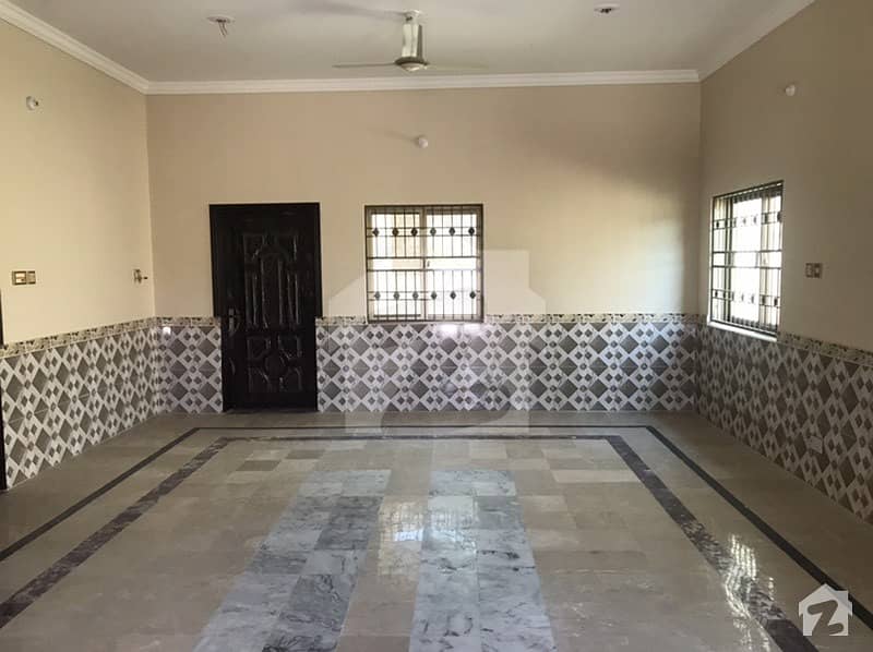 نواب کالونی جہلم میں 5 کمروں کا 13 مرلہ مکان 1.45 کروڑ میں برائے فروخت۔