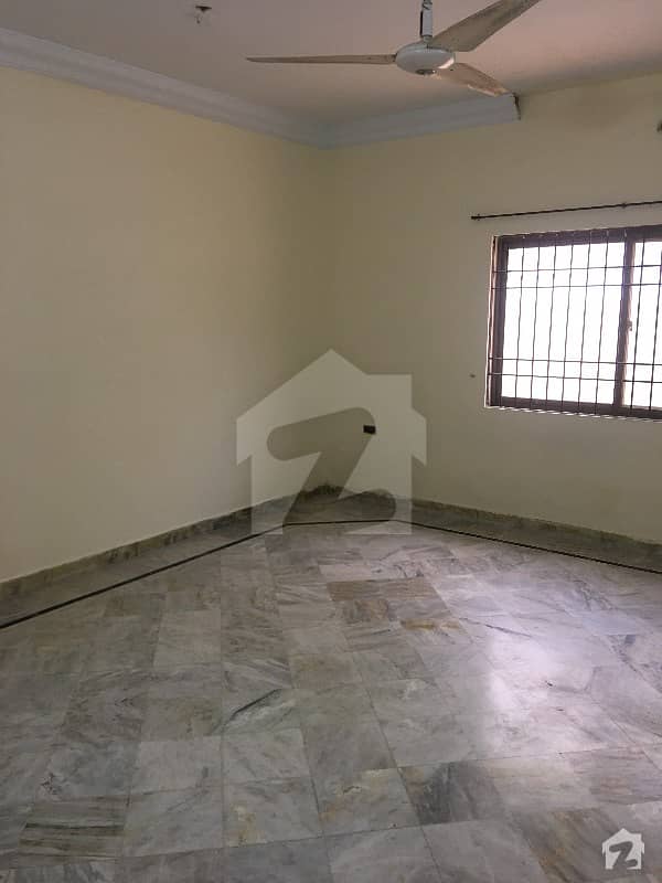 1000 Yards Fully Renovated Extraordinary Portion Is Available On Rent
