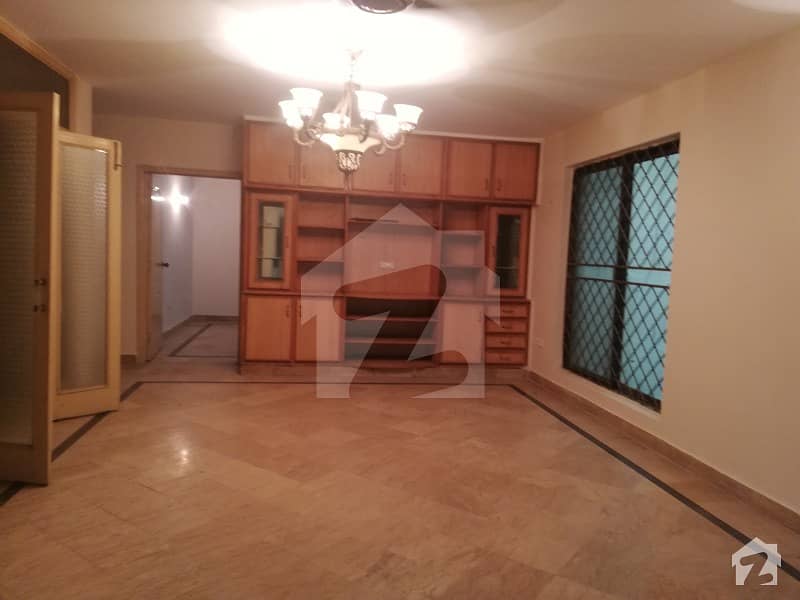 10 Marla 1st Floor Is Available For Rent In Rehman Gardens