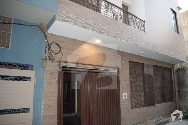 وارث روڈ لاہور میں 4 کمروں کا 7 مرلہ مکان 2 کروڑ میں برائے فروخت۔