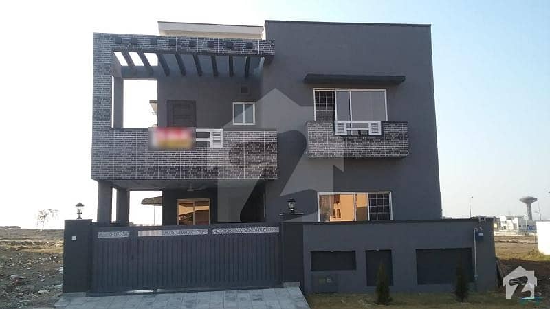 Bahria Town Phase 8 Block F1 Brand New 10 Marla House For Rent
