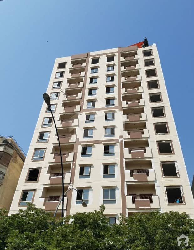 سی پی بیرر سوسائٹی گلشنِ اقبال ٹاؤن کراچی میں 3 کمروں کا 8 مرلہ فلیٹ 2.35 کروڑ میں برائے فروخت۔