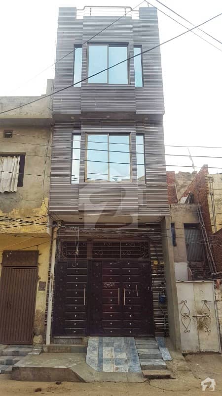 2.5 Marla Triple Storey House For Sale In Green Town