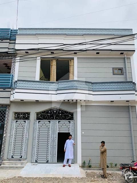 ورسک روڈ پشاور میں 6 کمروں کا 5 مرلہ مکان 1.2 کروڑ میں برائے فروخت۔