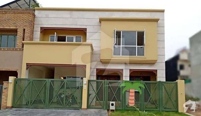 3 Storey House For Sale At Awesome Location