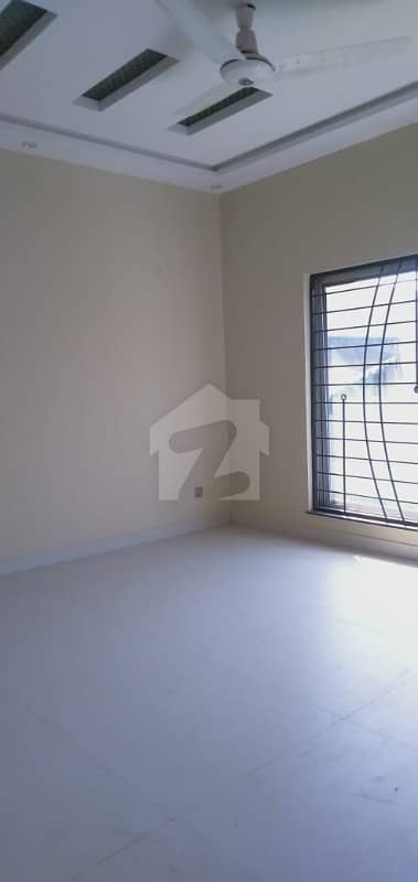 20 Marla Upper Portion For Rent In DHA Lahore Phase 4