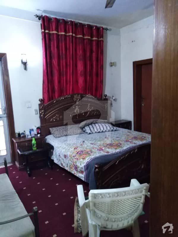 علامہ اقبال ٹاؤن ۔ عمر بلاک علامہ اقبال ٹاؤن لاہور میں 5 کمروں کا 10 مرلہ مکان 1.95 کروڑ میں برائے فروخت۔