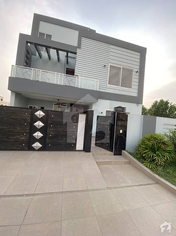 Hot Location 10 Marla House For Rent In  Phase 2 Block A