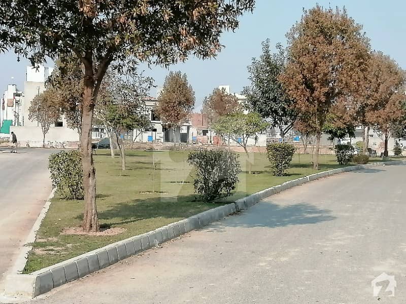 1 Kanal Plot For Sale Near Park In Lake City  Sector M2