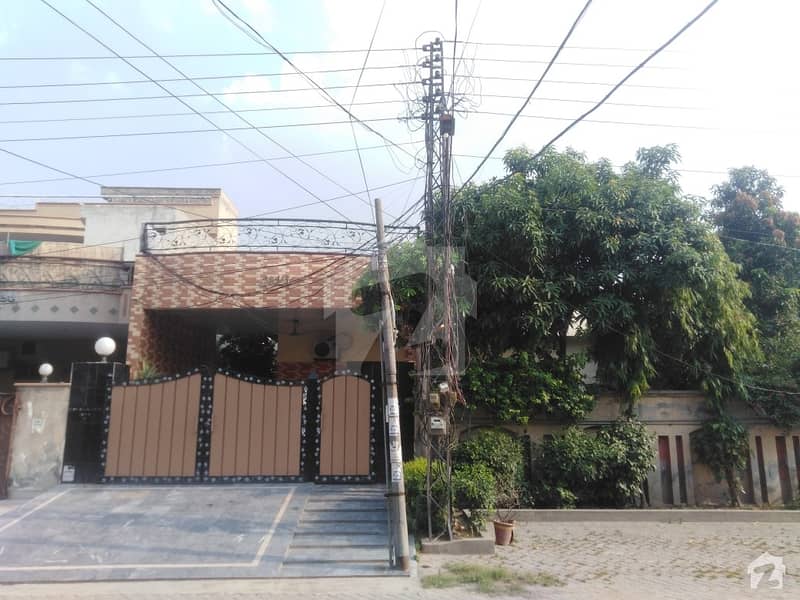 مرغزار آفیسرز کالونی لاہور میں 3 کمروں کا 1 کنال مکان 2.15 کروڑ میں برائے فروخت۔