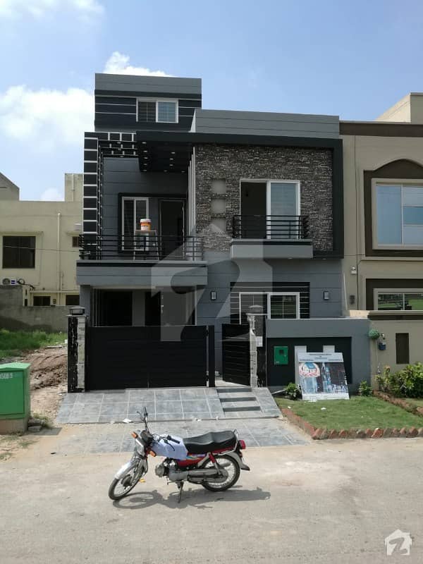 House Is Available For Sale In Bahria Town Block BB