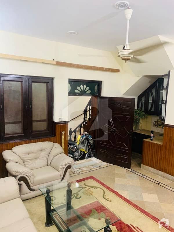 ستیانہ روڈ فیصل آباد میں 4 کمروں کا 3 مرلہ مکان 82 لاکھ میں برائے فروخت۔