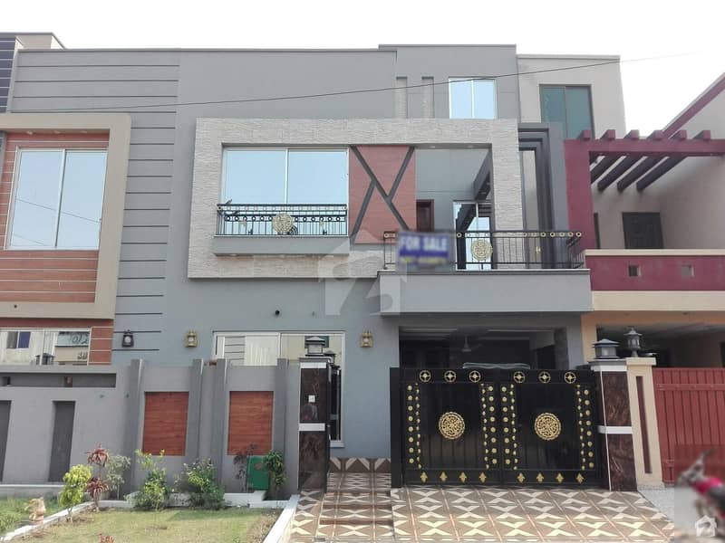 House Available For Sale In Bahria Town Lahore