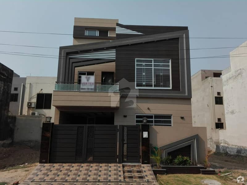 House Available For Sale In Bahria Town Lahore