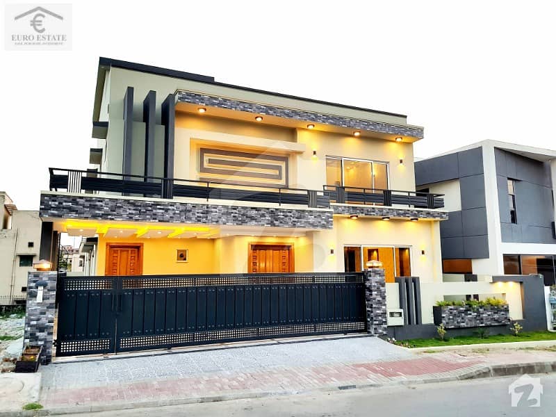 Luxurious 7 Bed Designer House Is Available For Sale