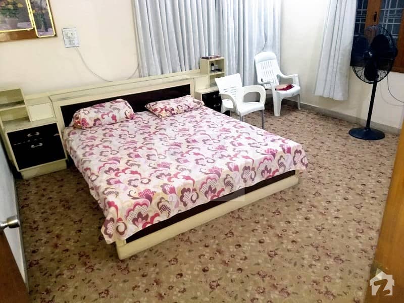 دستگیر کالونی کراچی میں 8 کمروں کا 5 مرلہ مکان 2.5 کروڑ میں برائے فروخت۔