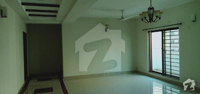 عسکری 10 - سیکٹر ایف عسکری 10 عسکری لاہور میں 3 کمروں کا 10 مرلہ فلیٹ 51 ہزار میں کرایہ پر دستیاب ہے۔