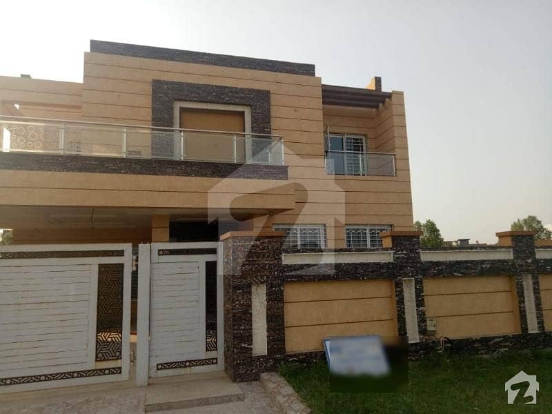 1 Kanal Brand New House With Basement Facing Park For Sale In Lake City - Sector M-2