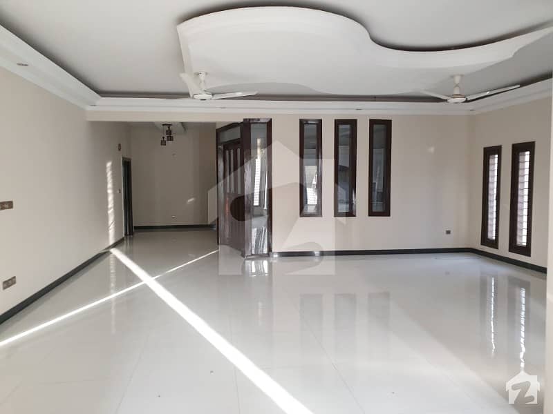 ڈی ایچ اے فیز 7 ایکسٹینشن ڈی ایچ اے ڈیفینس کراچی میں 6 کمروں کا 1 کنال مکان 8.55 کروڑ میں برائے فروخت۔