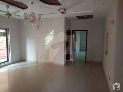 10 Marla New Beautiful Flat Available For Rent In Lahore 10 Marla New Beautiful Flat Available For Rent In Lahore