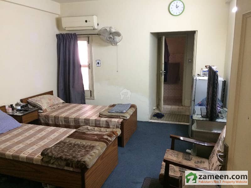 Room Available For Rent With Ac At Faisal Garden