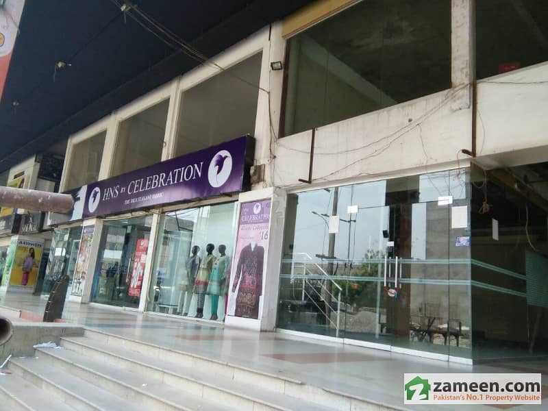 2000 Sq Ft Best Place Available For Rent At Prime Location Doburj Plaza