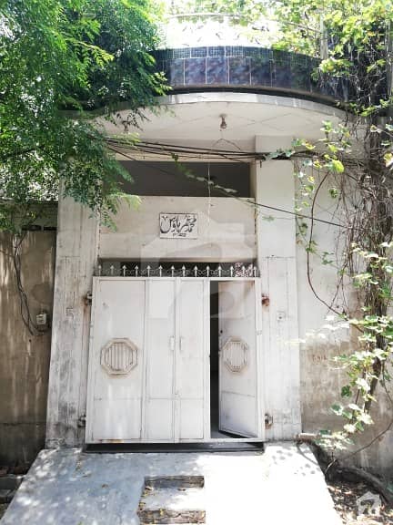 حاجی آباد فیصل آباد میں 5 کمروں کا 11 مرلہ مکان 1.5 کروڑ میں برائے فروخت۔
