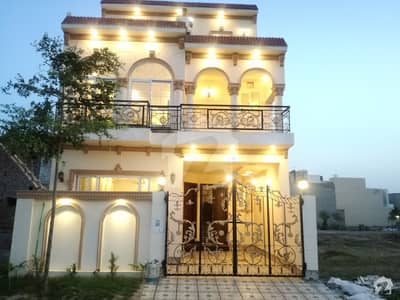 لیک سٹی ۔ سیکٹرایم ۔ 7 لیک سٹی رائیونڈ روڈ لاہور میں 4 کمروں کا 5 مرلہ مکان 1.45 کروڑ میں برائے فروخت۔ لیک سٹی ۔ سیکٹرایم ۔ 7 لیک سٹی رائیونڈ روڈ لاہور میں 4 کمروں کا 5 مرلہ مکان 1.45 کروڑ میں برائے فروخت۔
