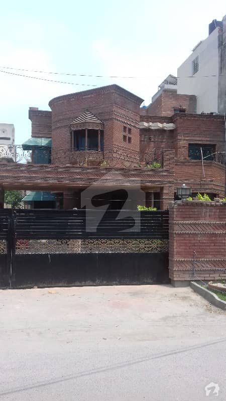 سن فلاور ہاؤسنگ سوسائٹی لاہور میں 5 کمروں کا 1 کنال مکان 1.5 لاکھ میں کرایہ پر دستیاب ہے۔