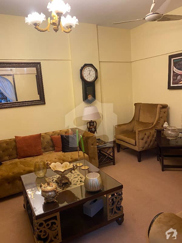 کلفٹن ۔ بلاک 7 کلفٹن کراچی میں 2 کمروں کا 5 مرلہ فلیٹ 1.2 کروڑ میں برائے فروخت۔