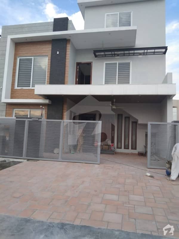 10 Marla Brand New House For Sale On Main Double Road Back