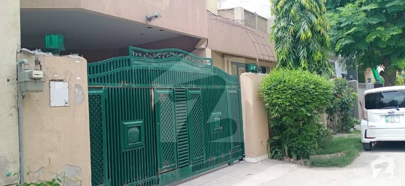خدا بخش کالونی کینٹ لاہور میں 2 کمروں کا 10 مرلہ مکان 1.4 کروڑ میں برائے فروخت۔
