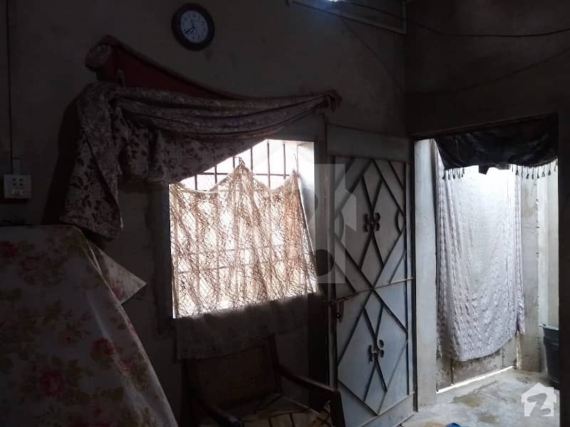 چِستی نگر اورنگی ٹاؤن کراچی میں 2 کمروں کا 2 مرلہ مکان 25 لاکھ میں برائے فروخت۔