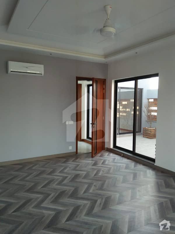 Dha Kanal Brand New Bungalow 70 Ft Road Nearest Golf Course