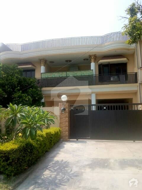 I-8/4 In Investor's Prices Front Open Sun Face 40x80 Double Storey Livable House For Sale