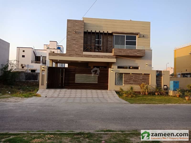 Most Splendid 10 Marla 4 Bed Brand New Luxury House For Sale