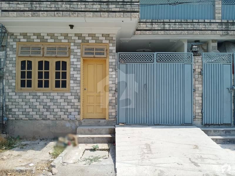 حیات آباد فیز 6 - ایف6 حیات آباد فیز 6 حیات آباد پشاور میں 7 کمروں کا 5 مرلہ مکان 2.46 کروڑ میں برائے فروخت۔