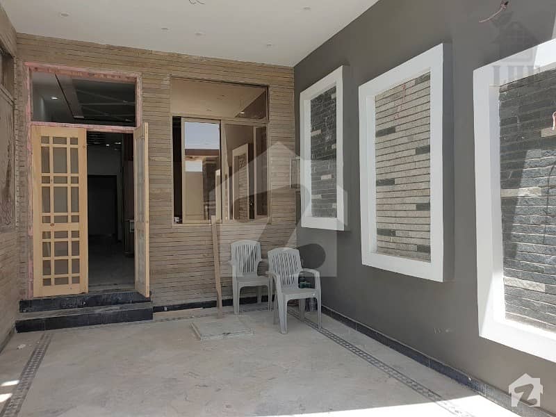 ارباب کرم خان روڈ کوئٹہ میں 6 کمروں کا 9 مرلہ مکان 2.4 کروڑ میں برائے فروخت۔