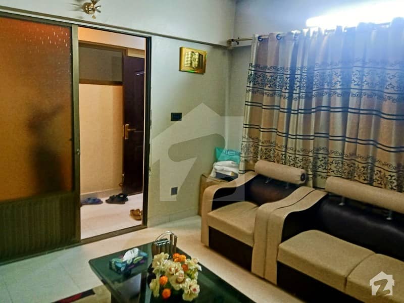 ناظم آباد - بلاک 3 ناظم آباد کراچی میں 3 کمروں کا 7 مرلہ فلیٹ 1 کروڑ میں برائے فروخت۔
