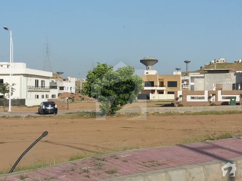 One Kanal Prime Location Plot Near To Mr Road For Sale