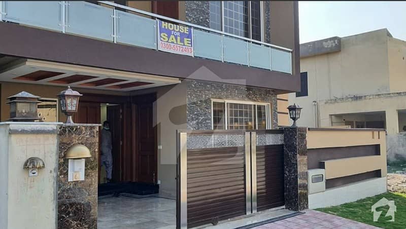 بحریہ ٹاؤن فیز 3 بحریہ ٹاؤن راولپنڈی راولپنڈی میں 5 کمروں کا 10 مرلہ مکان 2.65 کروڑ میں برائے فروخت۔