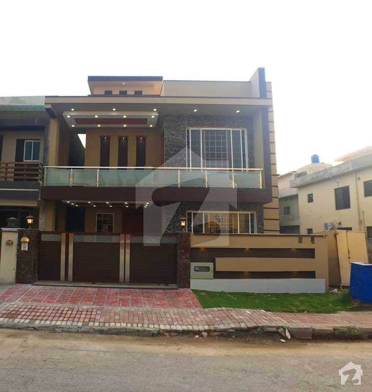 10 Marla Aesthetic Design  Newly Constructed House Up For Sale