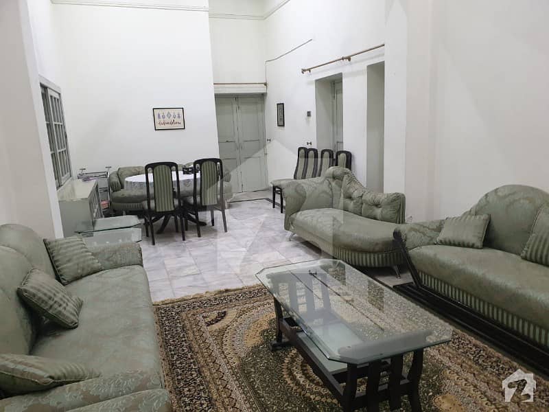 سمن آباد ۔ بلاک این سمن آباد لاہور میں 4 کمروں کا 11 مرلہ مکان 2.5 کروڑ میں برائے فروخت۔