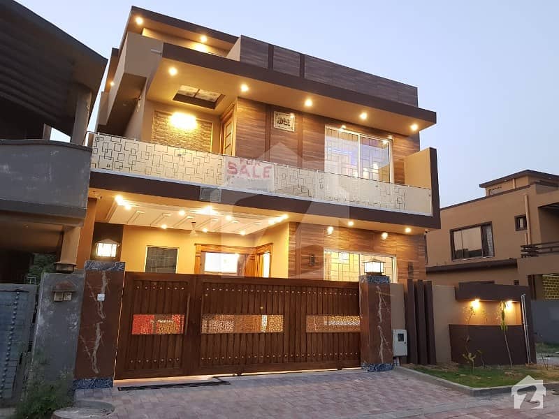بحریہ ٹاؤن فیز 4 بحریہ ٹاؤن راولپنڈی راولپنڈی میں 5 کمروں کا 10 مرلہ مکان 2.7 کروڑ میں برائے فروخت۔