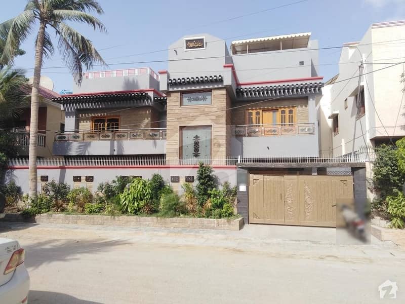 Here Is A Good Opportunity To Live In A Well Built House Bath Island