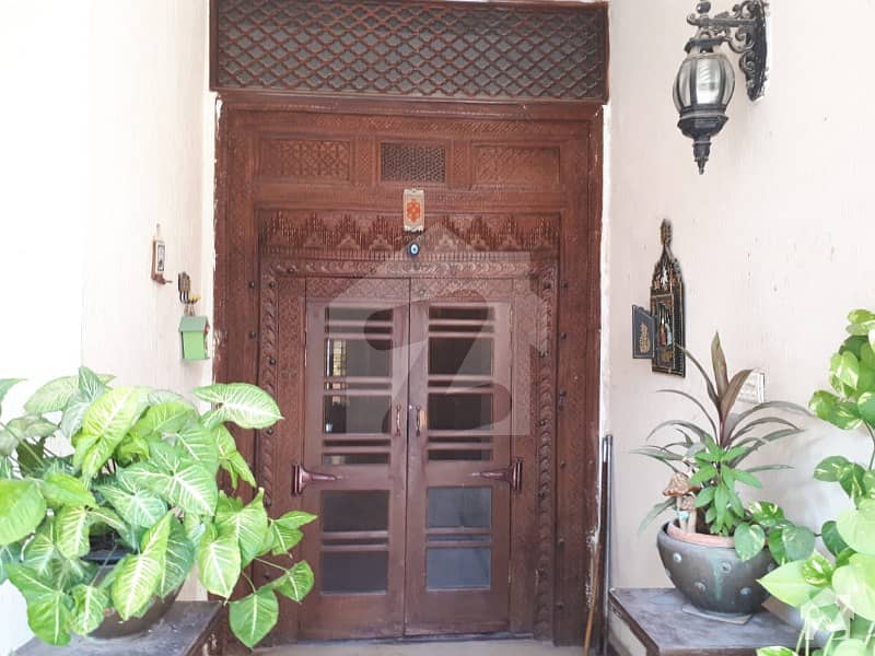 پرنس روڈ بہارہ کھوہ اسلام آباد میں 4 کمروں کا 4.8 کنال مکان 6.5 کروڑ میں برائے فروخت۔