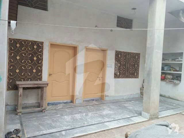 حسن آباد کالونی ملتان میں 3 کمروں کا 9 مرلہ مکان 65 لاکھ میں برائے فروخت۔