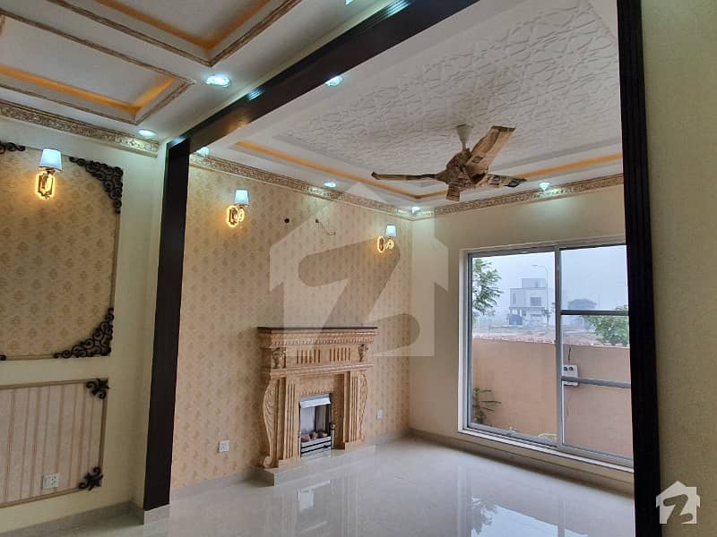 ڈی ایچ اے فیز9 پریزم ڈی ایچ اے ڈیفینس لاہور میں 3 کمروں کا 5 مرلہ مکان 47 ہزار میں کرایہ پر دستیاب ہے۔