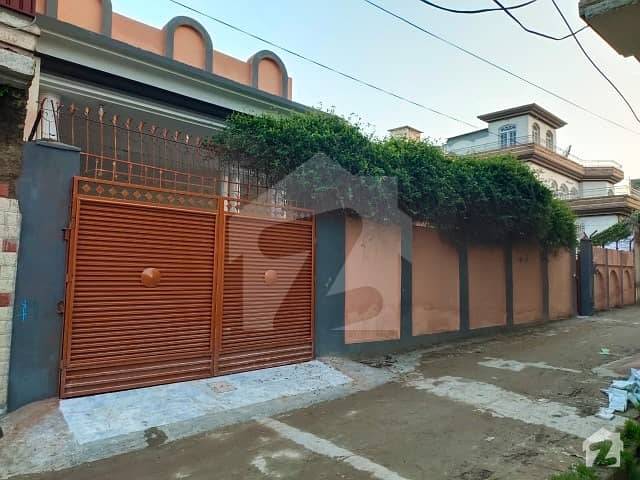 ورسک روڈ پشاور میں 4 کمروں کا 13 مرلہ مکان 1.7 کروڑ میں برائے فروخت۔