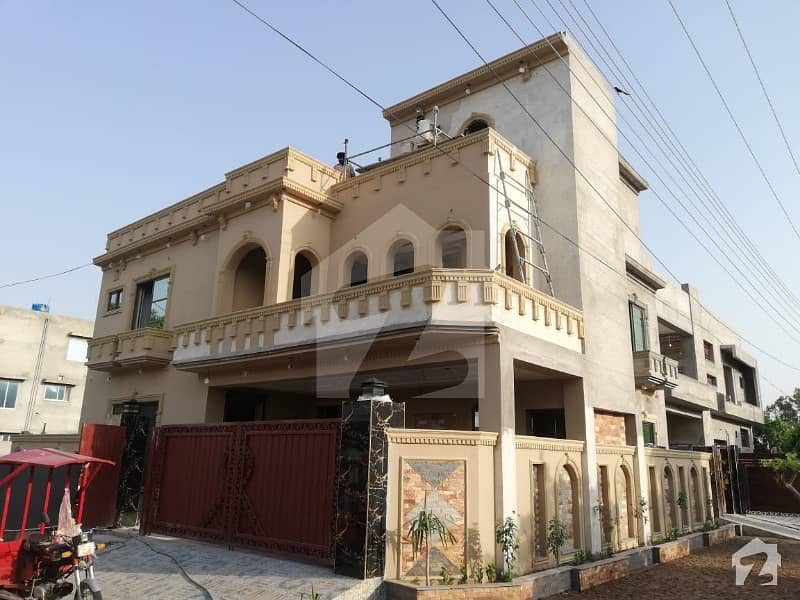 نشیمنِ اقبال فیز 2 نشیمنِ اقبال لاہور میں 6 کمروں کا 10 مرلہ مکان 1.72 کروڑ میں برائے فروخت۔ نشیمنِ اقبال فیز 2 نشیمنِ اقبال لاہور میں 6 کمروں کا 10 مرلہ مکان 1.72 کروڑ میں برائے فروخت۔